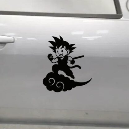 Sticker autocollant Sangoku sur nuage décoration decostickerstore - CNMRZO