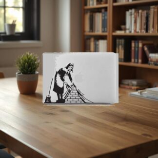 Sticker Autocollant banksy of the maid  macbook  MB0944