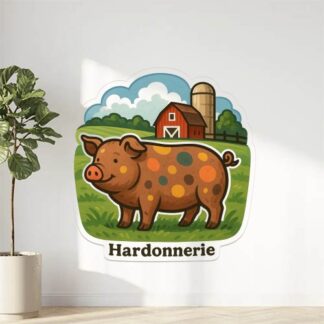 Autocollant Un cochon marron avec des ronds en couleurs sur lui dans un champ vert et une ferme derrière lui et écrit Hardonnerie en bas de l'autocollant. décoration decostickerstore - 1E6SRH