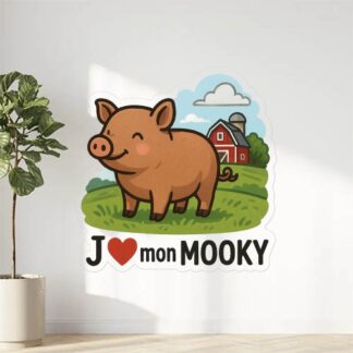 Autocollant Un cochon marron sur un champ vert et une ferme écrit en bas J❤️ mon Mooky décoration decostickerstore - YP0PHB