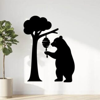 Sticker autocollant Ours debout qui mange du miel dans une ruche qui est dans un arbre décoration decostickerstore - VQWQPB