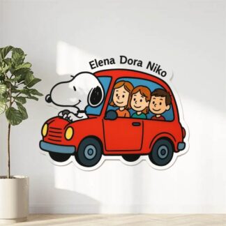 Autocollant Snoppy autocollant pour voiture avec les noms Elena, Dora et Niko dans la voiture. décoration decostickerstore - 5QM5FZ